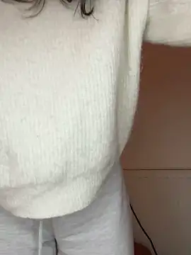 Masturbate with me and cum on my tits🥵🍆 - Vídeo de SophiiaStarr, modelo de vídeos