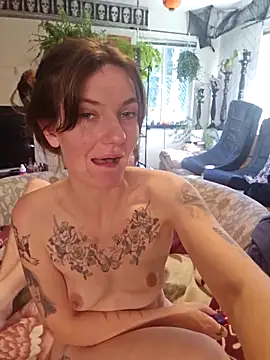 Blossom rides cowgirl. Feet up fuck. Facial. End with squirt. - vídeo de YourFavCanadianMILF modelo de câmara