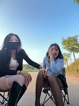 和闺蜜👭马路边！勾引路人来操！哥哥调教 - video oleh wemroudeyu kamera model