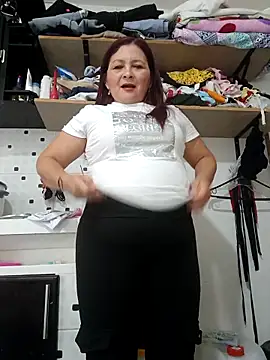 [14 Nov 15:43] Private Show - marfil_milf 캠 모델의 동영상