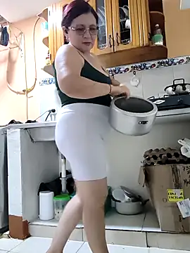 [23 Apr 12:12] Private Show – video modela na kameri marfil_milf