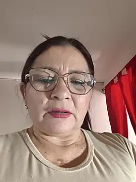 [1 Jun 11:53] Private Show - vidéo du modèle de showcams marfil_milf