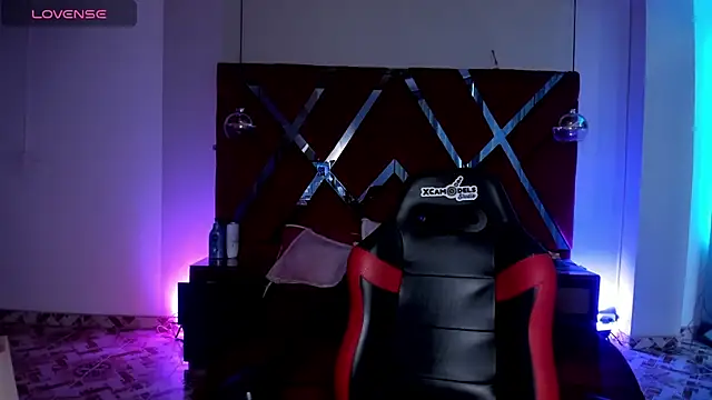 [24 Nov 16:43] Private Show - vídeo de la modelo de cam alexia_squirt25