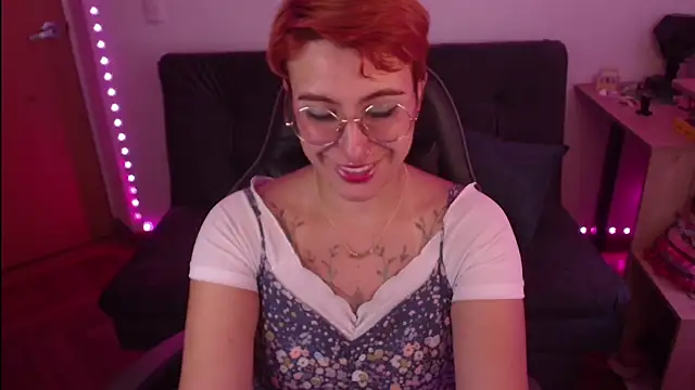stripteaste and slap my ass