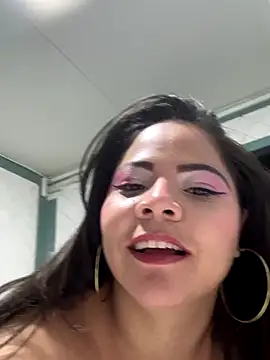 playing in the kitchen - video av ROUSE_SINCLAIR cam model