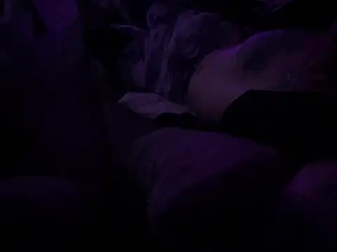 [22 Feb 22:31] Public Show - video av HotBsexy85 cam-modell