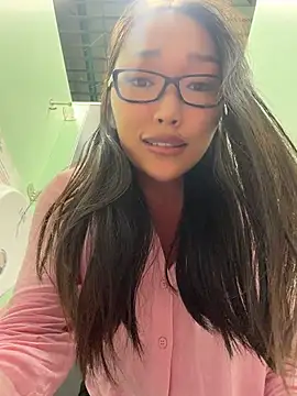 [26 Jul 19:01] Private Show - video di trytomakememoam modella di cam