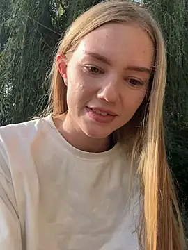 my wet pussy outside CAM! - video by MilaMoone cam model