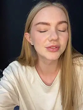 Dildo in my wet pussy🥵 - ক্যাম মডেল MilaMoone-এর ভিডিও