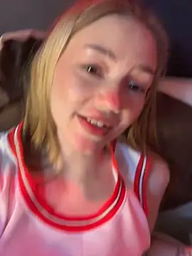 Red panties fly off with your mouth and I passionately fuck myself with my fingers🥵 - MilaMoone主播的视频