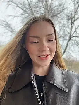 fingers in pussy fucking 😍 - video MilaMoone kameramallilta