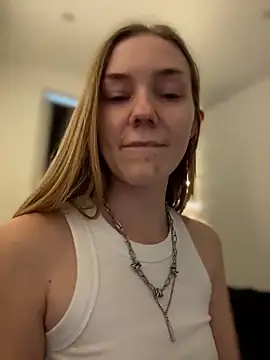 I fuck myself a lot of saliva 😍🥵– MilaMoone kameramodell videója