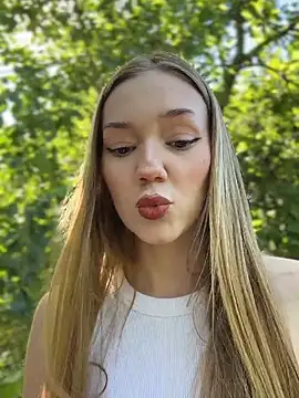 🎀crazy and completely naked 🥵 - MilaMoone 캠 모델의 동영상