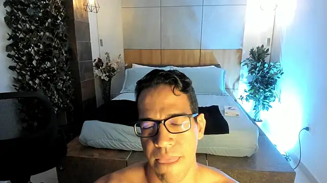 Garganta profunda 💦 - video của người mẫu cam JacobDraven