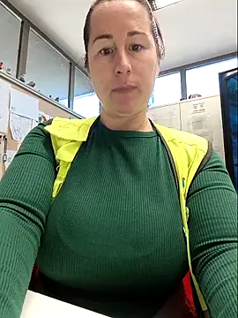 [14 Apr 13:40] Pillada en el baño trabajo