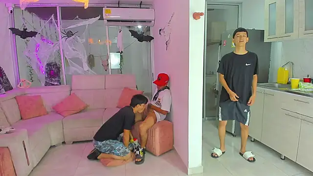 [11 Oct 01:32] Private Show－カメラキャストのHouseofwarriosの動画