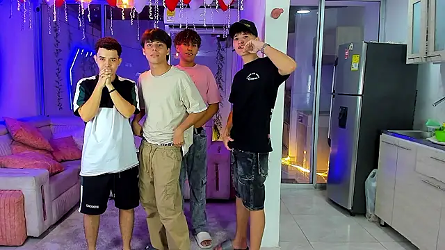 FRENCH KISSES ALL THE BOYS - video av Houseofwarrios cam model