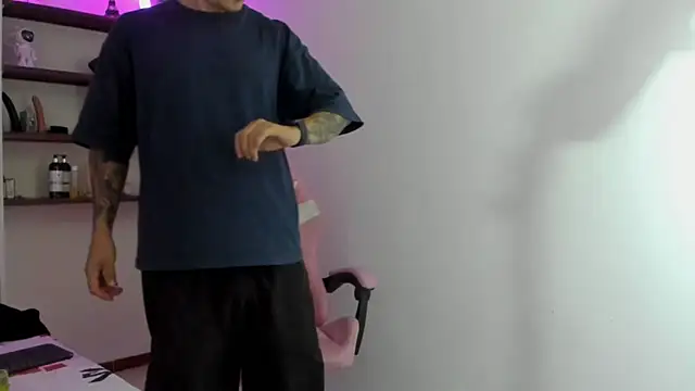 push-ups and getting naked - video by BooyHott_ cam model