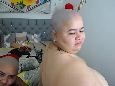 show dycompletely polished - video by hotlesby_valery cam model