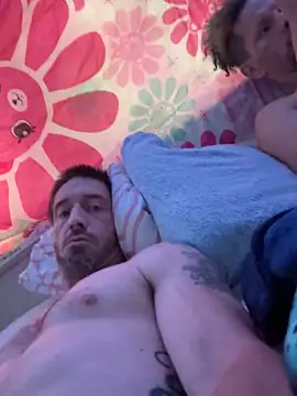 [19 Sep 12:45] Public Show — filmik TouchingItem9, modela(-lki) na kamerkach