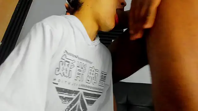 Blowjob with happy ending kiss– Amun_obsidian kameramodell videója