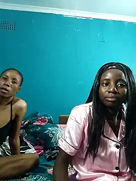 [25 Jan 23:56] Private Show — filmik BlackPearl_19, modela(-lki) na kamerkach