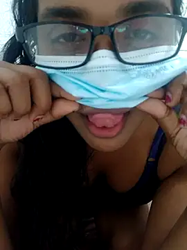 [3 Jan 23:23] Private Show - video od modelky/modela sexybolegirl