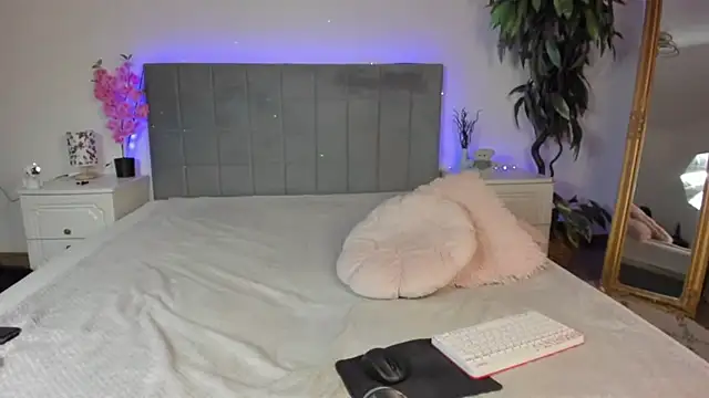 ❤❤❤ - video by TrishaDarks cam model