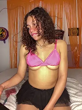 SALIVA SHOW NAKED - video oleh model kamera PrettyLia