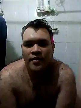 Shower game with a surprise guest - video di big_bearr modella di cam