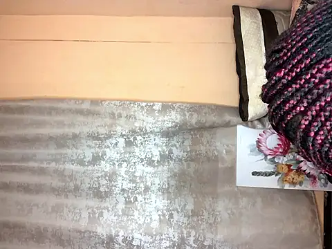 Squats position - video av Caramel102004 cam model