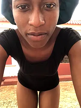 Naked Outside - video av Caramel102004 cam model