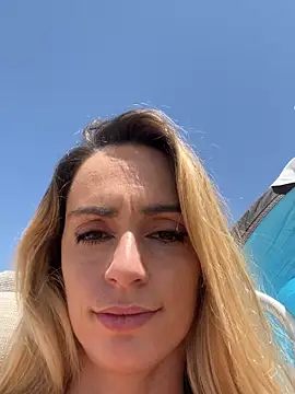 Beach play in secret – video af Ericafontex cam-model
