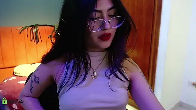 [5 Mar 23:49] Public Show – video od webkamerové modelky isa_bunny18