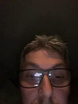 [8 Oct 01:33] Public Show - video by CerveniXXL cam model