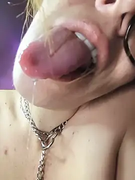 Saliva in your mouth 👅👅👅 - วิดีโอโดย belliginger โมเดลแคม