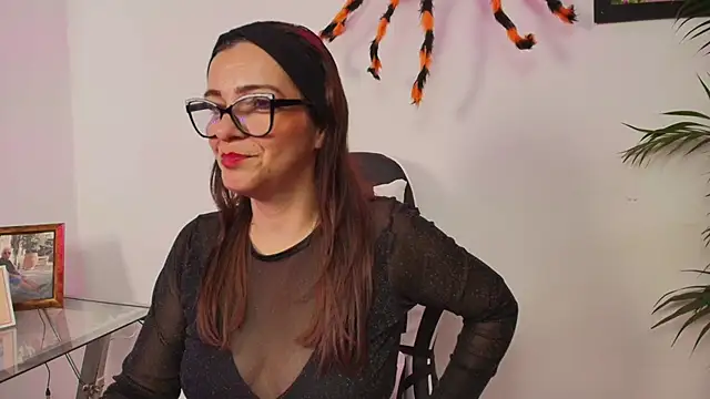 Do you like to see me hot?👺👺 - video by Carol_Miss2 cam model