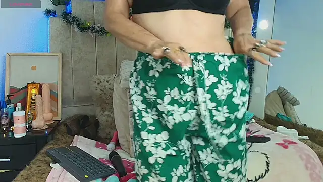 NAKED ALL. - video di Devora_mature65 modella di cam