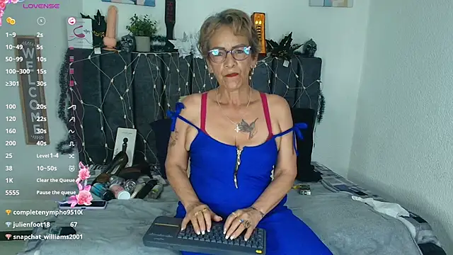 FUCK MY PUSSY!!! - video di Devora_mature65 modella di cam