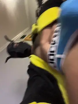 [22 Nov 05:22] Public Show - video by XxvanxX cam model