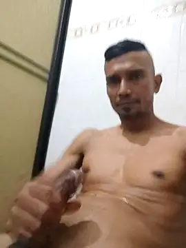 [19 Apr 21:38] Group Show - clip cu exotico2323 model videochat