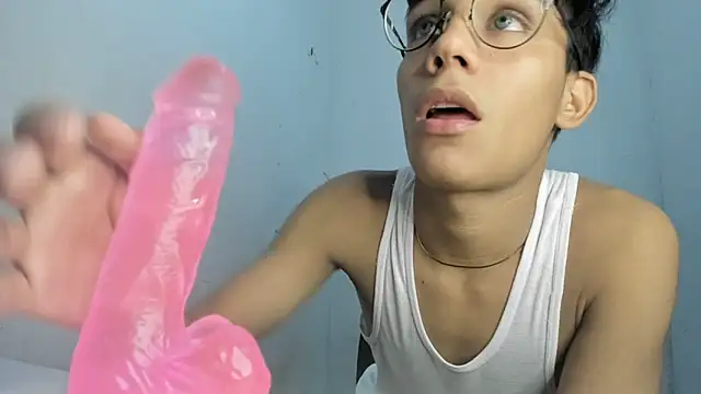 sucking my dildo - video by Deivi_colins_23 cam model