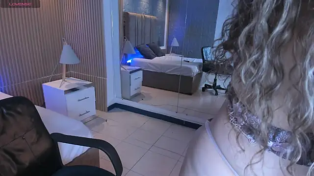 Ride Dildo - Video von VenusCooper Cam-Model