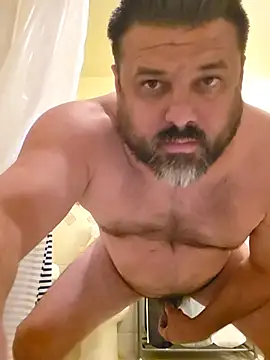 Cum in the shower - video của người mẫu cam Roddog18