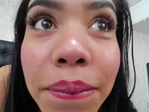 Private Show - video van EmaGarcess cam-model