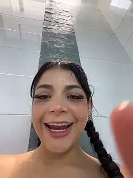 RIDING IN SHOWER - ArieliciousXXX主播的视频
