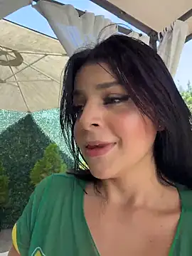 FUCKING MY PUSSY OUTDOORS - ArieliciousXXX主播的视频