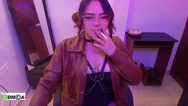 [18 Feb 01:33] Public Show - clip cu koning_moretti model videochat