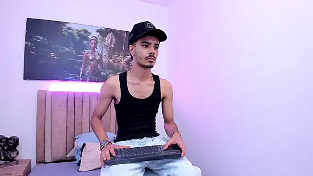 playing whit my black tshirt 🤤😏 - video by Timothe_Evans cam model