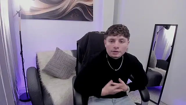 Sexy and slow striptease 😎🤗 - video by Leoo_Miller cam model